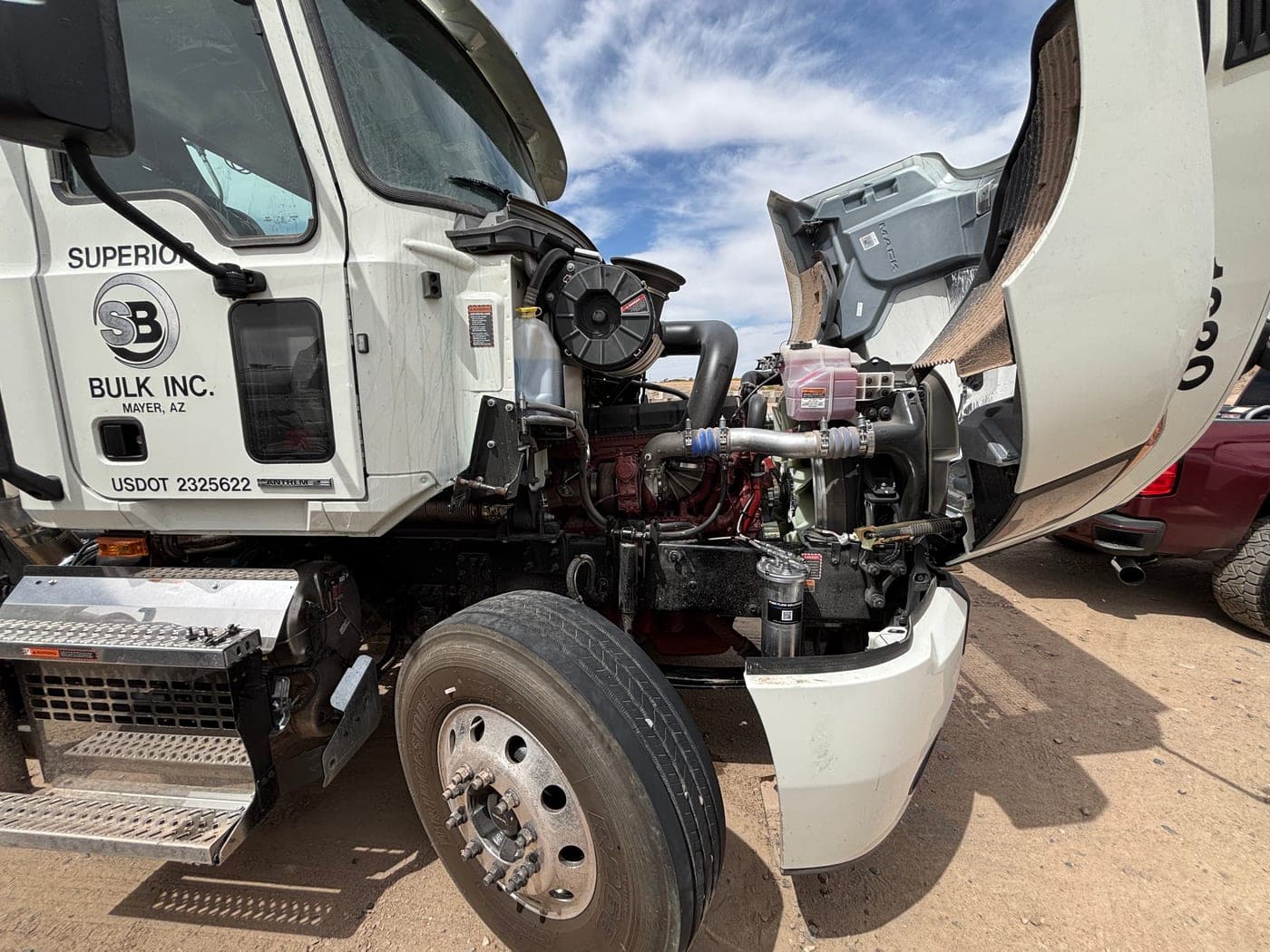 Heavy-duty engine compartment filtration setup